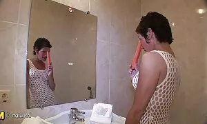 Một gái điếm, với một lớn là dành riêng để có nóng và đam mê tình dục với cô ấy yêu quý anh chàng ở nhà trước một máy quay video. Tất nhiên, lúc đầu, họ đã hoàn toàn làm dấy lên, và sau đó chỉ có các sex vú to nhật bản chàng trai bắt đầu xô nhói của mình dương vật giữa bạn bè của mình chân chết tiệt của mình với tất cả sức mạnh của mình. Sự xâm nhập vào những lỗ phía trước máy quay video thực sự thích cô, và cô rên rỉ và la hét.