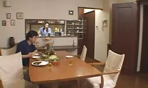 Một da ngăm đen, đã lâu mơ ước cố gắng cùng vuốt ve, và ngày hôm nay cô đã có một cơ hội thích hợp. Cha mẹ đi nghỉ cùng nhau, trái các người đẹp một mình và mời người bạn tốt nhất để dành cả đêm. Nằm trên giường, bà không thể đứng đó và hôn một người bạn, mời cô thử mềm tình dục. Sau khi khỏa thân, các cô gái nóng giải quyết trong một thoải mái 69 và lẫn nhau làm tình bằng miệng đã được đưa ra một cuộc cực phim nóng nhật bản khoái.