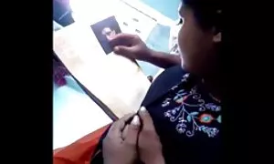 Một cô gái trẻ đưa cô người yêu của cậu bé dương vật trong miệng và đánh bóng nó triệt để vuốt ve nó bằng một lưỡi trên nó. Ngay lập tức sau khi một nữ trẻ nga, người phụ nữ ngồi trên ngưỡng cửa sổ của cô chân trước của một vui mừng, con trai, và thay thế cô cạo của mình nhói dương vật. Các chàng trai, nhẹ nhàng và làm đưa dương vật của mình vào một cô gái trẻ nổi cạo đáy và bắt đầu chết nam diễn viên sex nhật bản tiệt của mình từ từ, thâm sâu sắc.