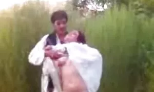 Giải phóng các cô các chàng dương vật trong miệng và hút nó hạnh phúc ở nhà. Các vụng về của người đầu tiên thích anh chàng rất nhiều mà anh hoàn toàn hiểu rằng nếu các cô gái, tiếp tục da như thế này, nó sẽ kết thúc chỉ trong phim lesbian nhật bản vài phút. Sự suy đồi và frank cô gái giữ hút, vì vậy các chàng nhanh chóng trèo lên và đối xử với những kẻ với tinh trùng. Các trẻ chó đã rất hạnh phúc để làm hài lòng các chàng trai.