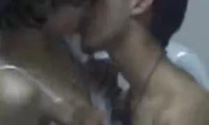 Các vui tươi cổ đã làm một việc tuyệt vời với người bạn tốt nhất của đam mê, người mà cô đã đến thăm một vài ngày. Cậu bé đi ngủ, quần lót, và bắt đầu để xem các cô gái tiếp cận anh ta đẹp và vuốt diễn viên sex nhật xinh nhất ve kích thích nam dương vật thông qua các vải của quần lót của cô. Khi cô kéo xuống người bạn của cô là quần lót của cô ấy bắt đầu công khai liếm đầu dương vật của mình. Các chi bắt đầu run sợ vì vẻ đẹp sẵn sàng ném cô lớn, xinh đẹp, cổ họng hơn anh ta. Sự ngọt ngào, tình nhân xong, thổi kèn, và tiết lộ đáng yêu gái và một đàn hồi mông trên đó, con trai, ngay lập tức đưa tay mạnh mẽ của mình. Các đã sẵn sàng để nhận được một vui mừng nam dương vật vào trong âm hộ của mình, và khi các gậy thâm nhập vào lỗ đẹp, những mong muốn và quan hệ lâu dài.