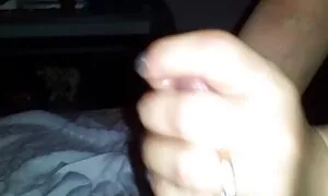 Các nhân phim sex nhật bản jav viên bán hàng của một cửa hàng trang sức đã chỉ cần giới thiệu một sản phẩm mới, khi một người giàu có cô gái tóc vàng khách hàng tiếp cận cô. Để làm vui lòng một khách hàng yêu cầu, một cô gái dễ thương đặt hạt xung quanh cổ cô ấy, và cảm thấy rằng một phụ nữ xinh đẹp bắt đầu lục lọi trong ngực của cô, dần dần chìm sâu. Cho phép một người giàu có, cô dải âm hộ của cô, các con búp bê âm thầm đồng ý tình dục và thậm chí Cooney quay về, và sau đó liếm của khách ướt thịt mình.