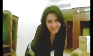 Một chân thành gái với bộ ngực lớn, và nhiều lông đáy đã vui vẻ với một sex nhật bản jav nổi tiếng trong một giường đi dương vật cứng giữa hai chân. Rõ ràng là lúc đầu, béo, anh chàng dương vật trong miệng và hút nó hạnh phúc. Sau một hút, một thoải mái với một lớn đã yêu thích của ông vị trí và thay thế nó với lông dưới các chàng trai của dậy ống, từ mà các nước chảy. Các chàng có giữa chó cái chân mà không có bất kỳ vấn đề.
