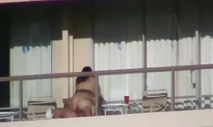 Tóc dài mẹ ngồi trên ghế sofa với phim sex jav nhật một chàng trai trẻ, mà, kết quả là, cô ấy đánh mình hoàn toàn và hoàn toàn. Lúc đầu, sự giải phóng phụ nữ đã lấy của cậu bé dương vật trong miệng và hút nó vâng, và sau khi sơ bộ vuốt ve, người phụ nữ cho mình được trong lỗ giữa hai chân, một rất tốt nghiệp dư thâm nhập. Các chàng trai của thâm nhập phụ nữ đến các bóng và ông thích nó rất nhiều.