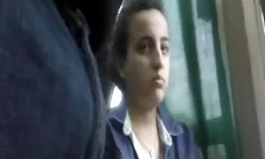 Một người đẹp da ngăm đen tham dự cuộc họp lên kế hoạch của thư giãn, xoa bóp, cởi quần áo và nằm trên ghế, khỏa thân hoàn toàn, hơi che mông của cô với một cái khăn. Mát-xa tha không có dầu cho cơ thể của một người đẹp da ngăm và trong massage ngón tay của cô bị trượt chân và vô tình rơi vào khách hàng của âm đạo. Mát-xa, mà không chú ý đến cô ngạc nhiên nhìn web phim sex nhật bản kìa, tiếp tục bóp đàn hồi âm đạo và cung cấp các cô gái lúc đó, để cho cô ấy một thổi kèn mà kết thúc với trung.
