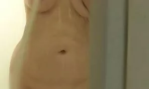 Chị đã thuyết phục em trai mình để tham gia vào loạn luân làm tình phim sex nhat ban gai xinh khong che với nhau và phim khiêu dâm nghiệp dư với một máy quay video. Một cô gái với một con số tuyệt vời từ từ cởi quần áo trước mặt một chàng trai trẻ và cởi quần áo đẹp của cô ở phía trước cơ thể của một chàng trai, để xin người đẹp trai với một hình xinh đẹp của cô. Các bé đã lấy súng của người yêu của cô nam giới trong đôi bàn tay ngọt ngào và bắt đầu tuyệt diệu vuốt ve đầu dương vật và trứng với mềm ngón tay và đầu lưỡi của cô. Chị và đã đưa anh trai của cô một, thổi kèn, và sau một thời gian dài làm tình bằng miệng, em gái ngồi đỉnh cao của mình, anh là dương vật và các cặp vợ chồng bắt đầu có quan hệ tình dục.