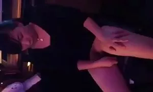 Dùng máy quay video từ một người bạn, trong khi tóc vàng xinh xắn đã quyết định thu âm đẹp đồ lót cho hắn. Đóng cửa trong phòng ngủ của cô, sự nghịch ngợm cô bé ngồi trên giường trong vớ đen và đẹp, áo ngực. Lấy áo ngực của cô, các cô gái tóc vàng cho cô ấy thấy vú sex nhật bản full hd không che nhỏ trong ống kính và ngồi trên lưng. Đặt tay trên mu, búp bê giả vờ rằng cô ấy sẽ thủ dâm, nhưng không thấy cô ấy nóng rơm, cô chỉ cần quay lại trên lưng và bốc cháy cô ấy đàn hồi mông.