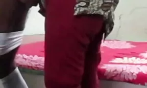 Hai người đẹp da ngăm đen, phụ quyết định để miệng giống tình dục trên ghế sofa. Cho sự phấn khích hơn, một người kinh nghiệm hơn con bò cái bịt mắt cô ấy và đưa cô vào phòng khách. Bao gồm cô những nụ hôn các cô gái dần dần cởi quần áo và nhẹ nhàng lắc âm đạo. Tháo băng, các cô gái bị thương vồ đối tác của mình và đưa tay vào trong của cô. Có thích một giáo, sex nhat ban hd khong che tóc đen nghịch một kinh nghiệm tuyệt vời cực khoái.