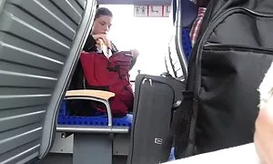 Một cô gái tóc vàng với một cơ thể đẹp và một người đàn hồi mông quyết định để nuông chiều mình bằng cách đến mát-xa, nơi cô đã được chào đón bằng một đều đẹp mát-xa hẹp trong một ngọn hải đăng. Có cởi quần áo để điểm ở nơi các cô gái nằm xuống và bắt đầu cảm thấy niềm vui lớn từ xa cô rất cần. Khi mát-xa bắt đầu chà xát ở một đặc biệt dầu thơm, các cô gái đột nhiên trở nên vui mừng, đặc biệt là khi tay, bàn tay của đều ở những nơi thân mật. Mát-xa, sau khi chơi với các cô gái tóc vàng là đóng đã nói rõ rằng cô đã không chống lại tình dục và các cô gái chấp nhận đề nghị của cô. Cởi quần áo ngực, cô ta liếm nhẹ nhàng trên núm vú, và sau đó lấy ra chiếc quần lót của các mát-xa cho cô gái mà cô đã trải qua sex vú to nhật một cuộc cực khoái.